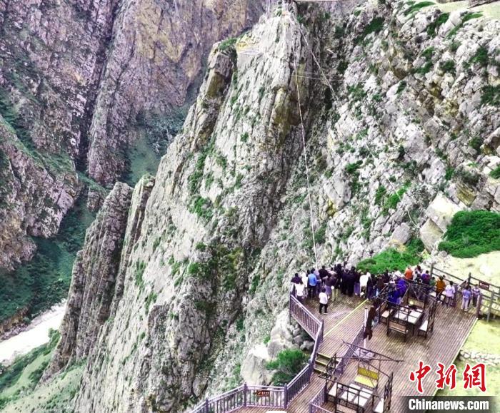 体旅融合的实践范式：在新疆景区引入极限高空