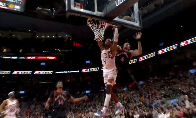 巴雷特快攻暴扣终结比赛 猛龙主场险胜太阳