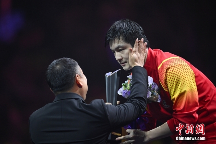 樊振东力克王楚钦问鼎WTT重庆冠军赛 为巴黎奥运