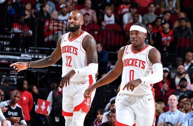 火箭队调整阵容迎战鹈鹕 谢泼德爆发暴露锋线短