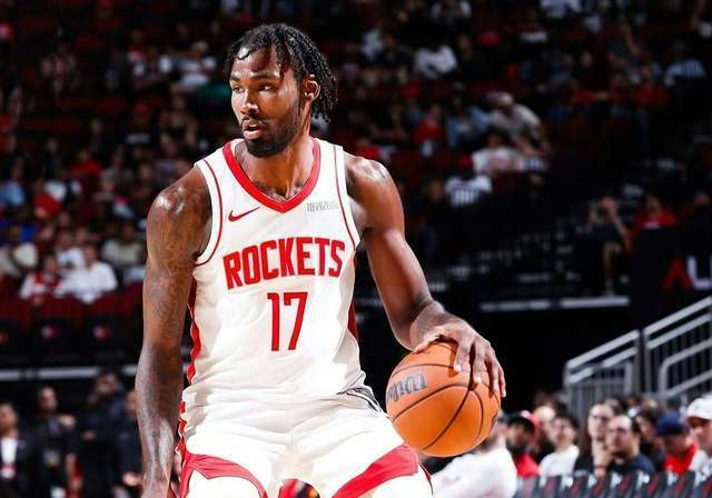 火箭队调整阵容迎战鹈鹕 谢泼德爆发暴露锋线短