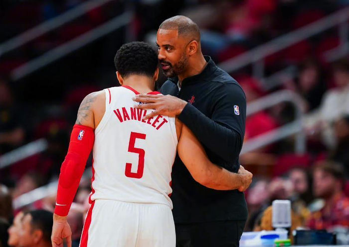 范弗里特赛季报销 火箭控卫危机浮现