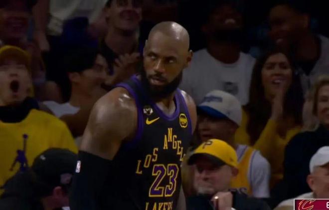 詹姆斯力压东契奇湖人擒骑士提前锁定季后赛席