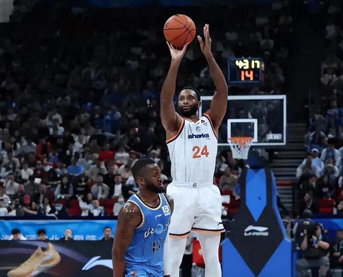 上海队客场力克北京队锁定常规赛冠军 王哲林统