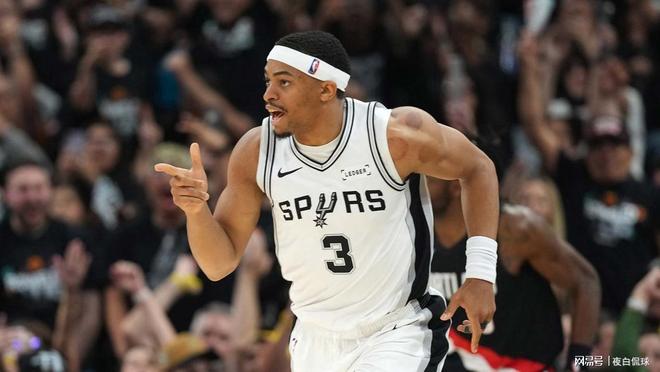 凯尔登・约翰逊荣膺年度最佳第六人 成马刺队史